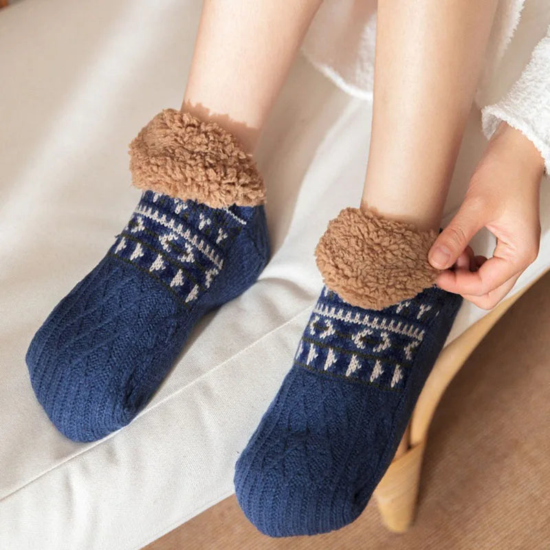 Zentrivo Snow Pattern Warm Socks for Winter