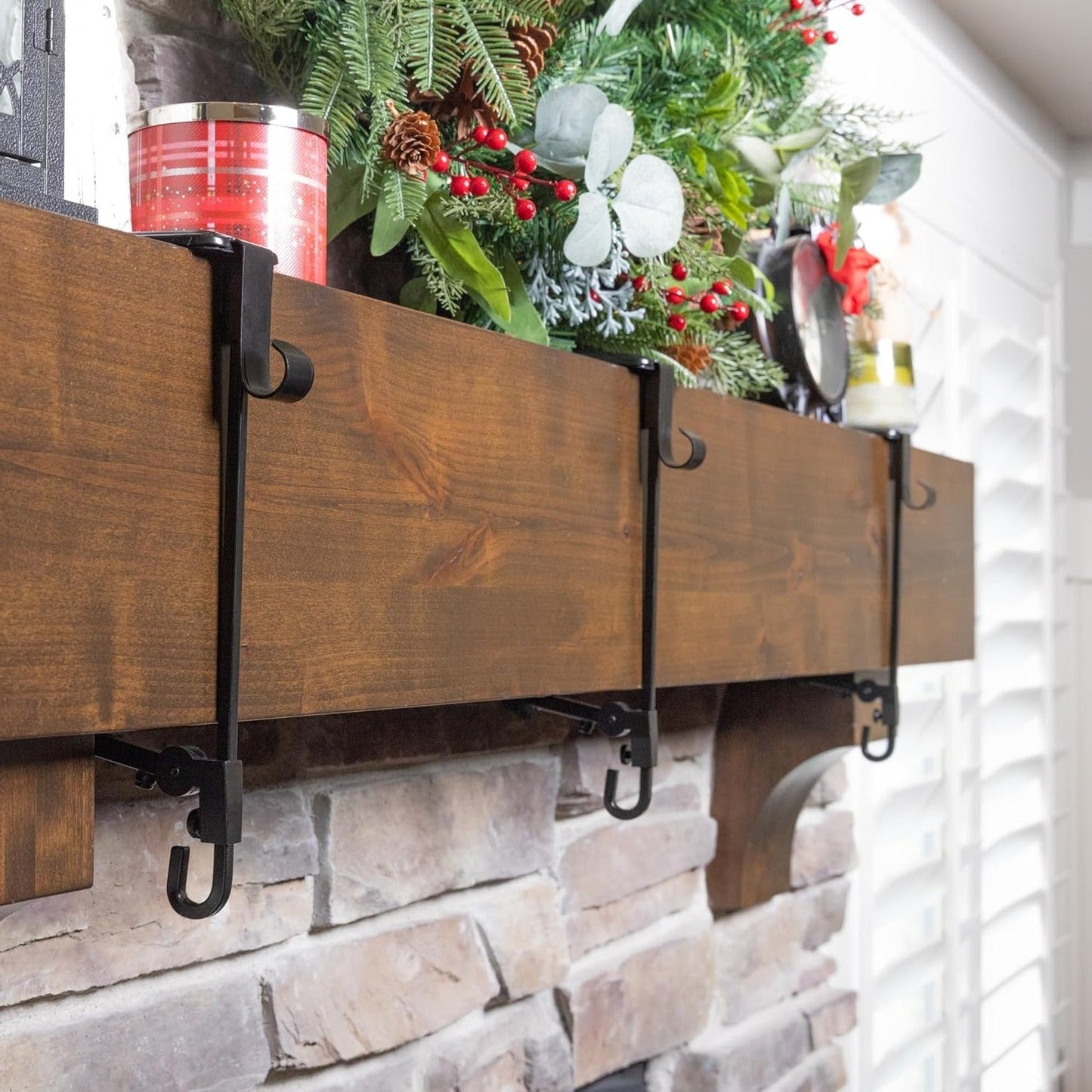 Zentrivo Adjustable Fireplace Stocking and Garland Hanger