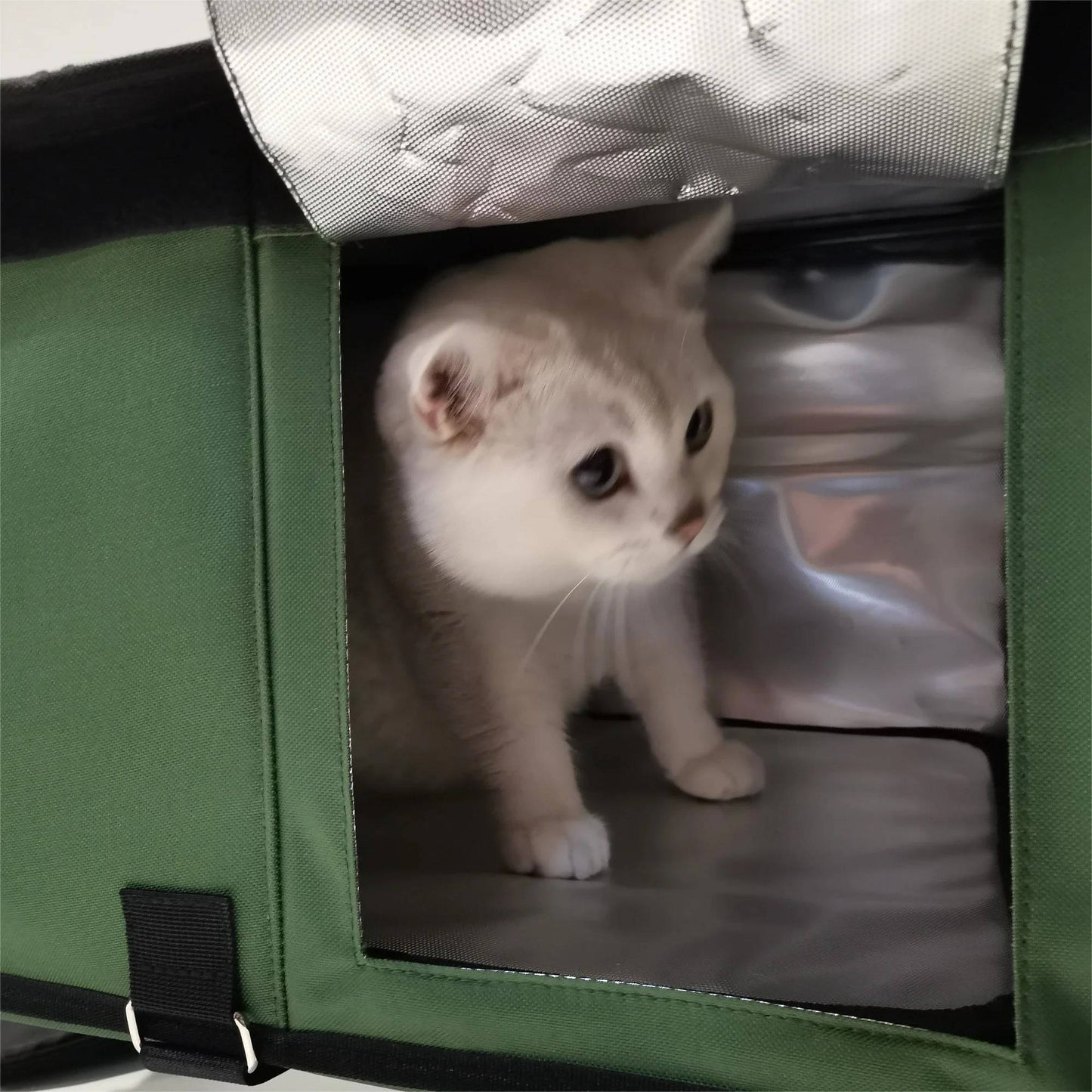 Zentrivo Heated Outdoor Cat House for Winter
