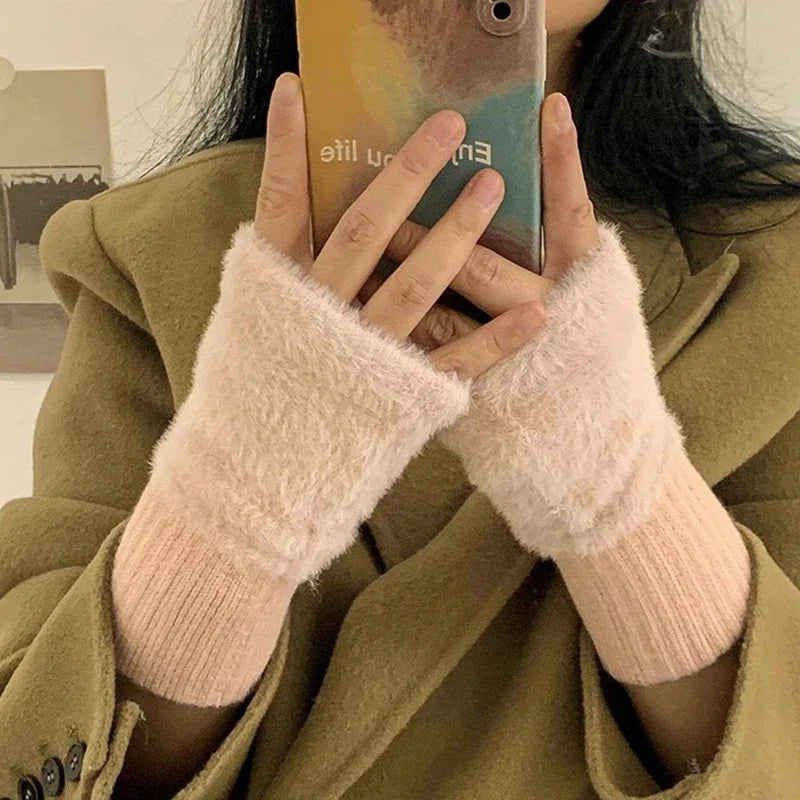 Zentrivo Plush Cozy Fingerless Gloves for Women
